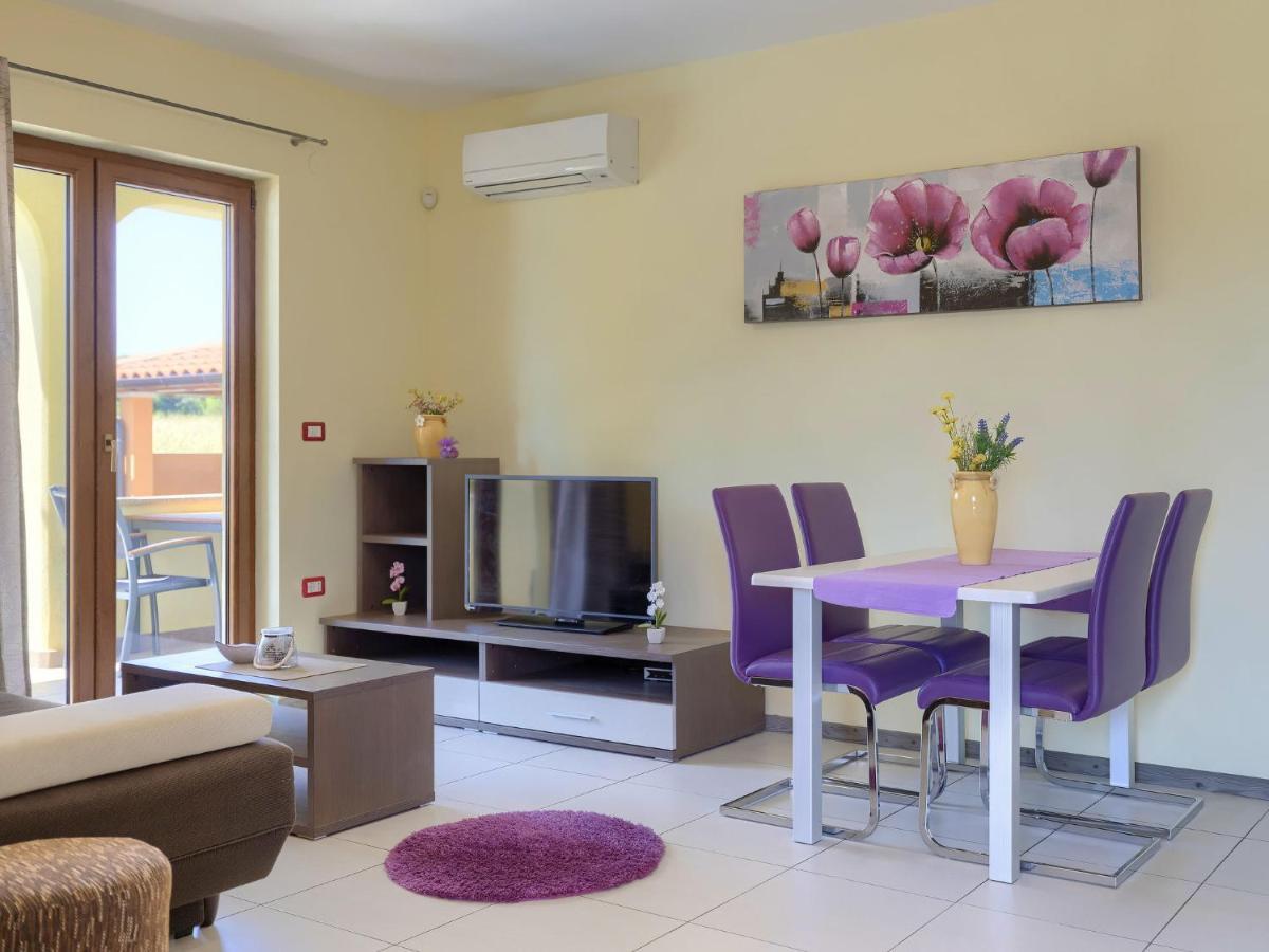 Holiday Home Linden Tree By Interhome Пула Екстериор снимка