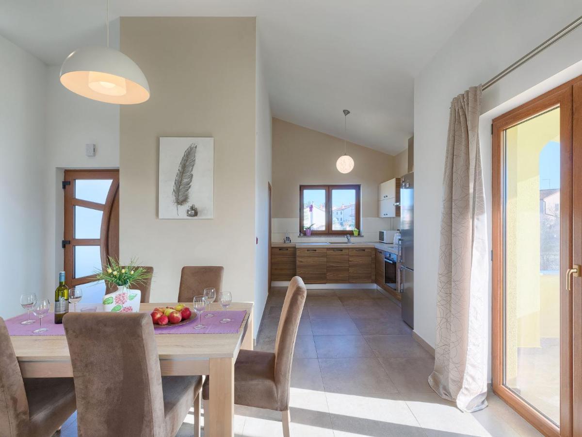 Holiday Home Linden Tree By Interhome Пула Екстериор снимка